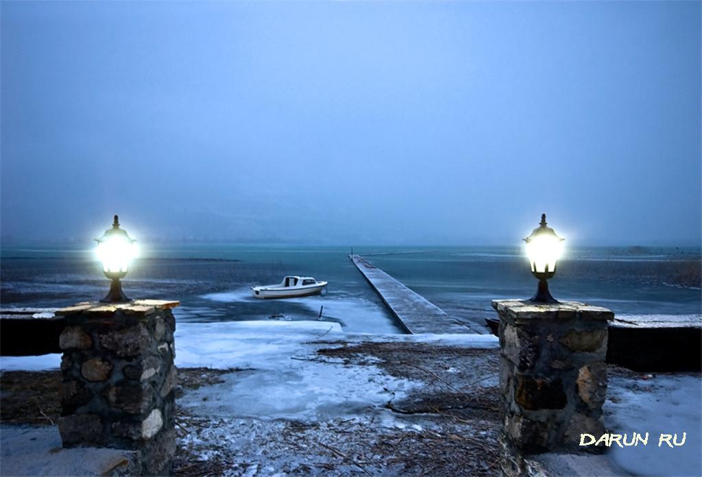 Синяя зима на озере Плав