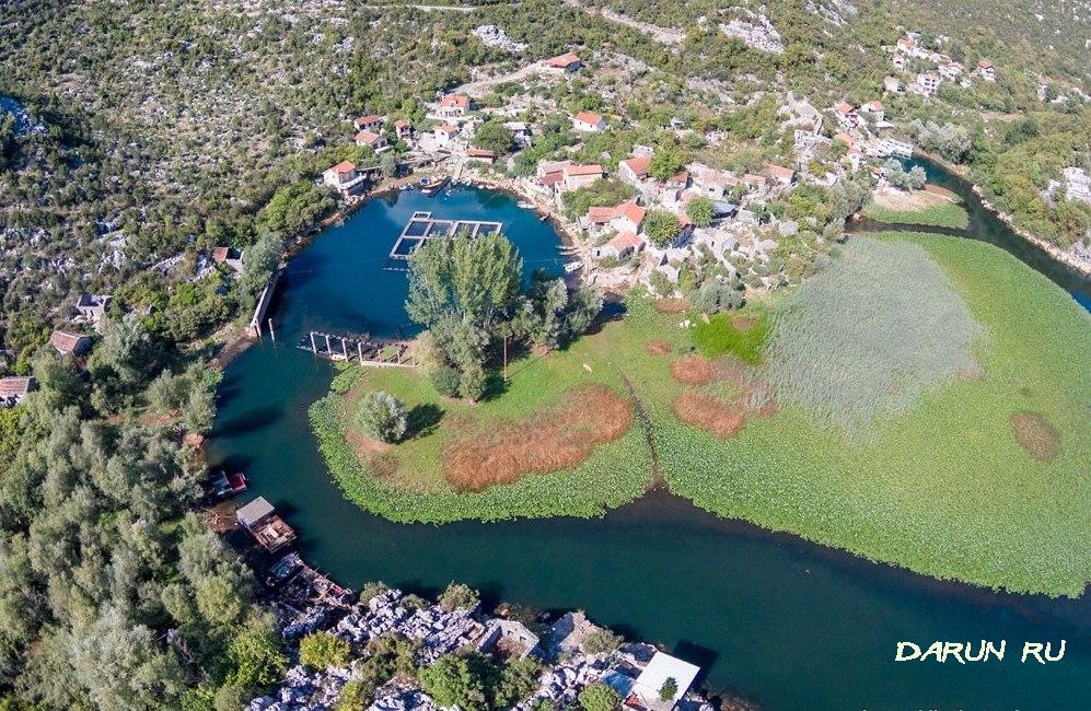 местечко Каруч и заводь с садками рядом со Скадарским озером
