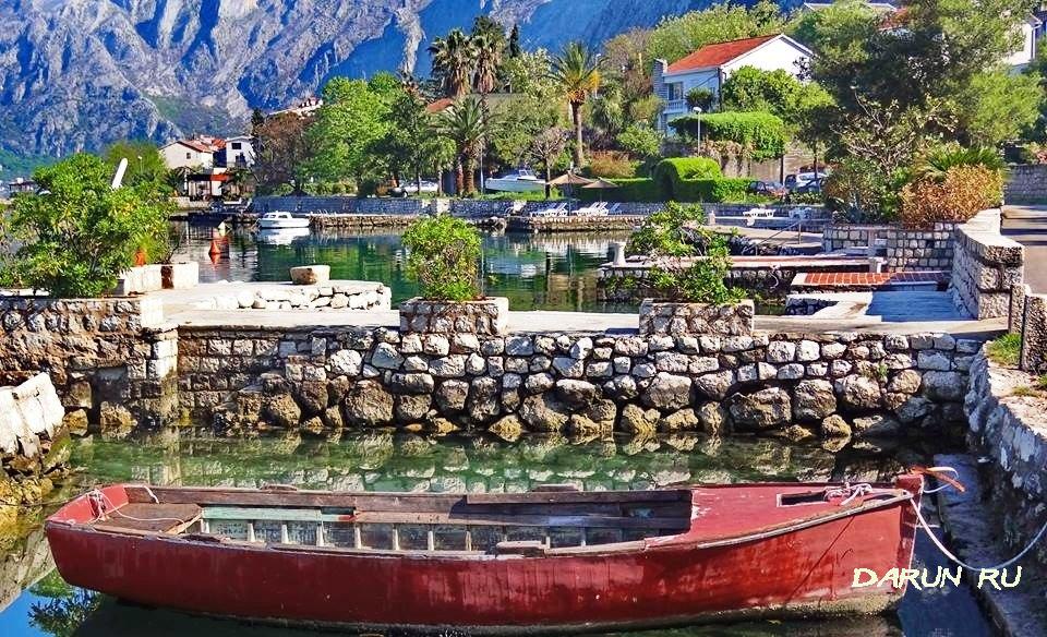Гаражики для лодок в Черногории
