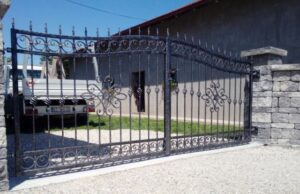 производство изготовление ворот и оград в Черногории
