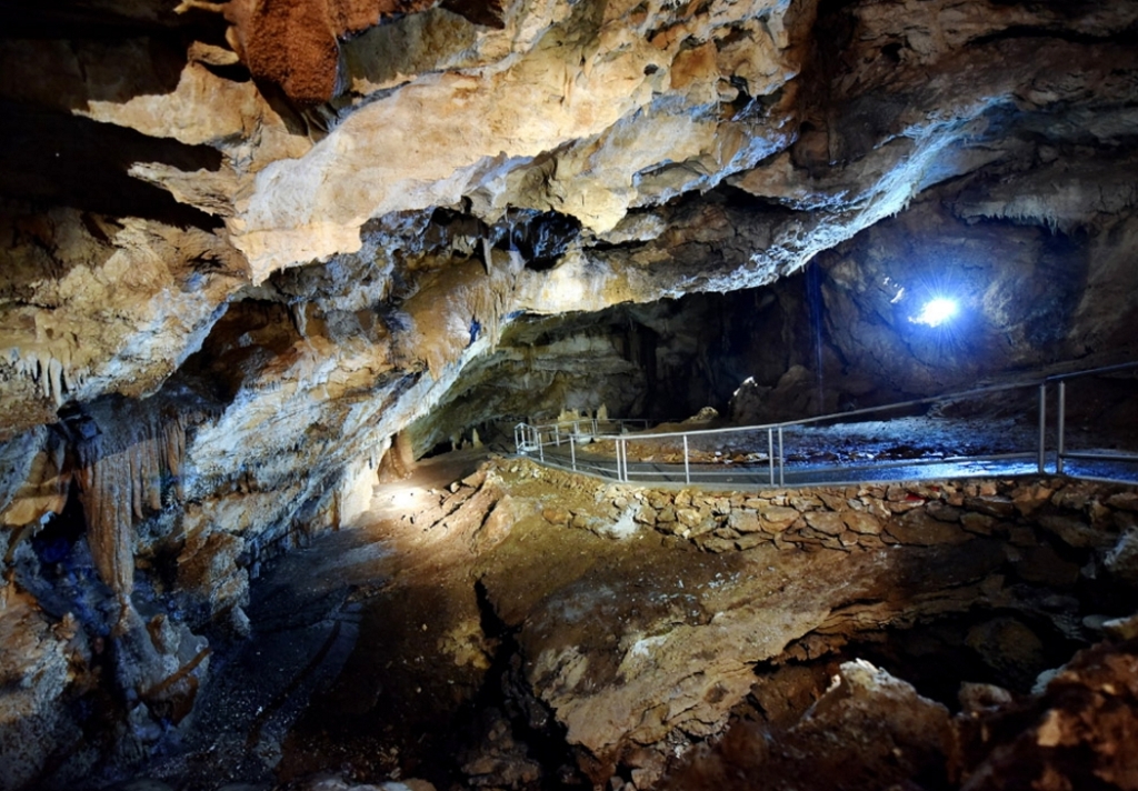 Липская пещера в Черногории полная информация