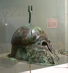 Этрусский шлем коринфского типа, VI – V вв. до н.э. Даллаский музей искусств, Техас.
